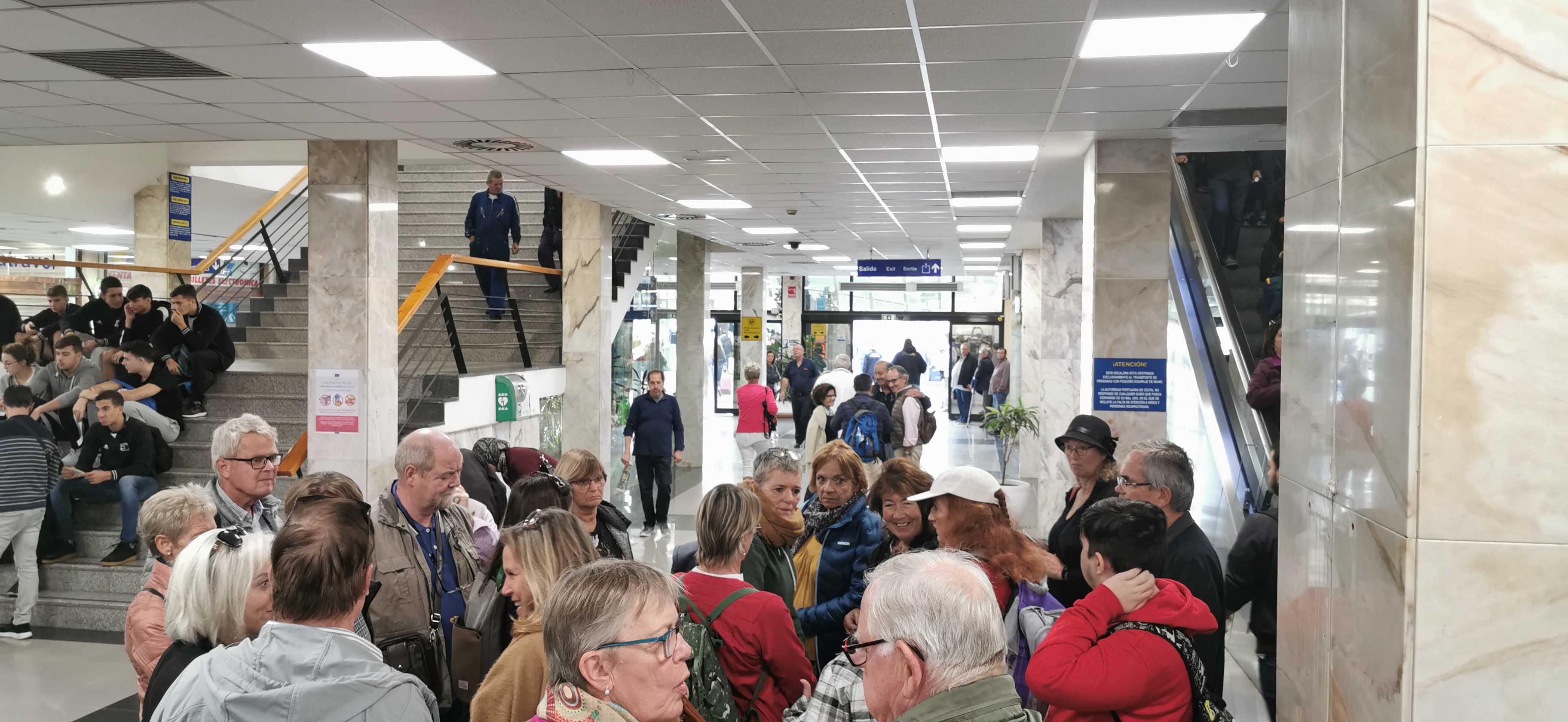 Så skal vi lige finde den rigtig færge. Havnen i Algeciras er stor.