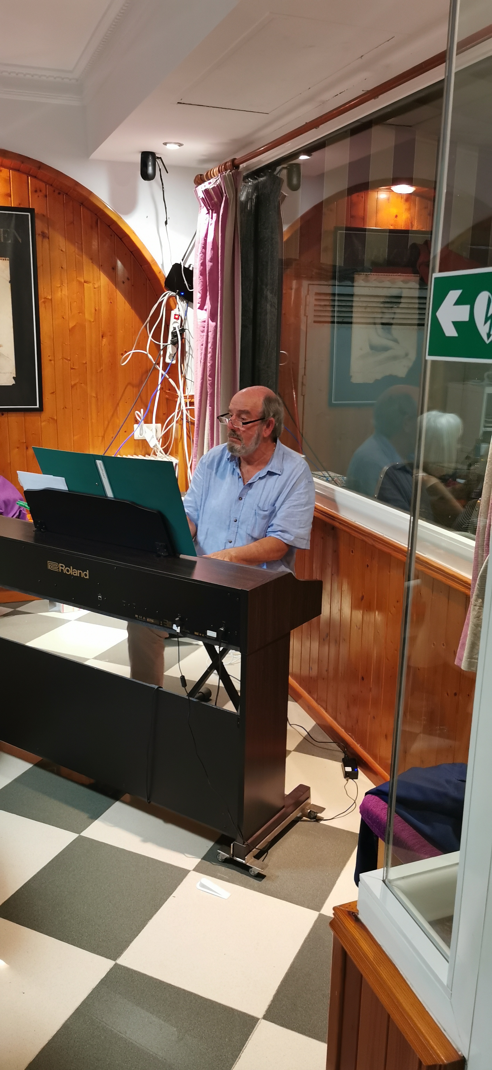 Stor tak til Helge for hans musik. 